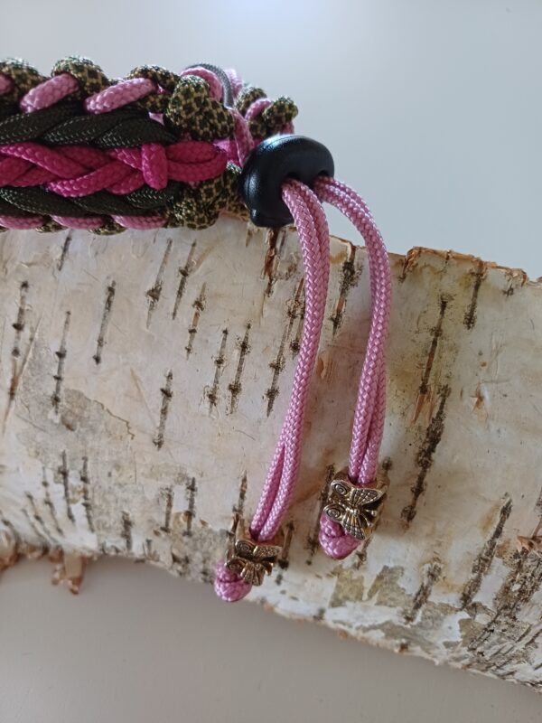 Cover roze met groen sluiting